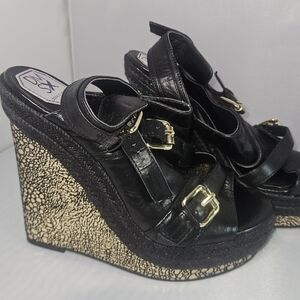 Donald J. Pliner Black and Gold Wedges